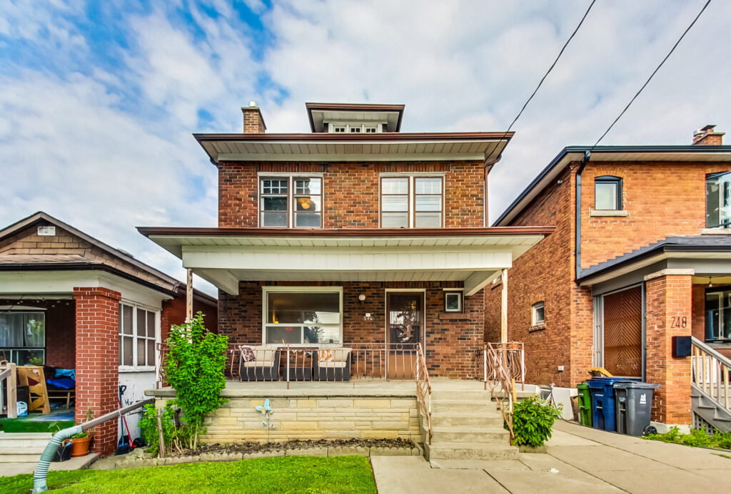 Just sold on Atlas Ave in Oakwood Village by Karyn Filiatrault and Daniel Lipton